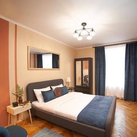 Romantic Suite, 3Mins To Rynok Square Лвив Екстериор снимка